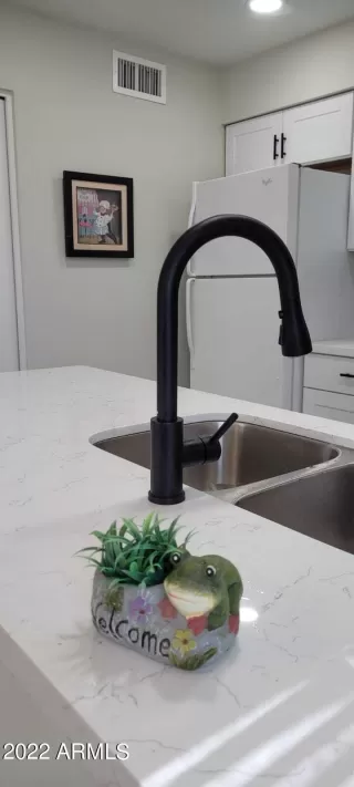 Photo #4: 6345397 Listing