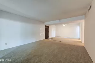 Photo #6: 6345700 Listing