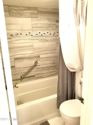 Photo #4: 6346208 Listing