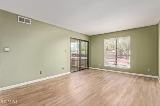 Photo #3: 6346400 Listing