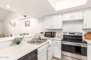 Photo #6: 6346554 Listing