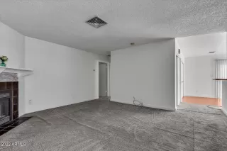 Photo #5: 6346988 Listing