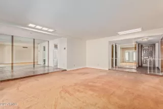 Photo #4: 6347295 Listing