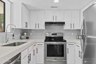 Photo #5: 6347321 Listing