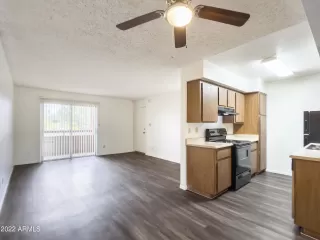 Photo #5: 6347705 Listing