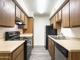 Photo #6: 6347705 Listing