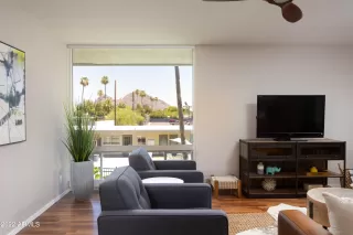 Photo #4: 6348105 Listing