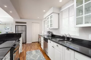 Photo #6: 6348105 Listing