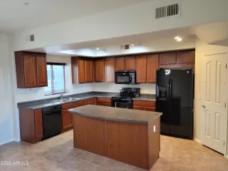 Photo #2: 6348134 Listing