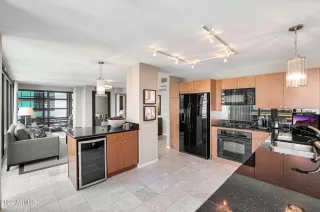 Photo #5: 6348425 Listing