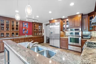 Photo #5: 6348553 Listing