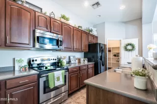 Photo #6: 6348634 Listing