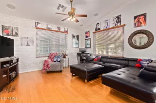 Photo #6: 6349081 Listing