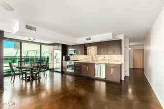 Photo #3: 6349382 Listing