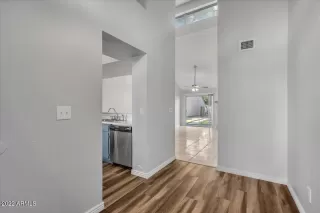 Photo #4: 6349790 Listing