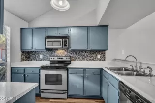 Photo #6: 6349790 Listing