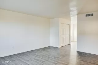 Photo #5: 6349807 Listing