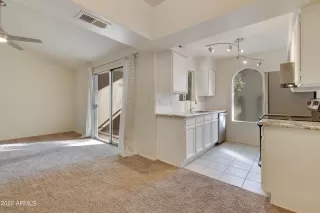 Photo #6: 6349946 Listing 