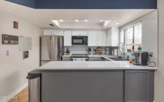 Photo #5: 6350187 Listing