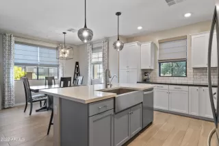 Photo #5: 6350257 Listing