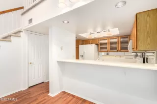 Photo #5: 6350556 Listing