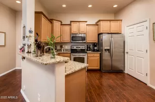 Photo #5: 6351128 Listing