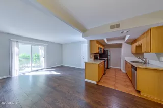 Photo #4: 6351209 Listing