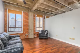 Photo #2: 6351389 Listing