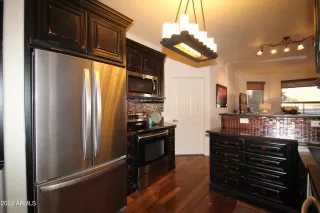 Photo #5: 6351623 Listing