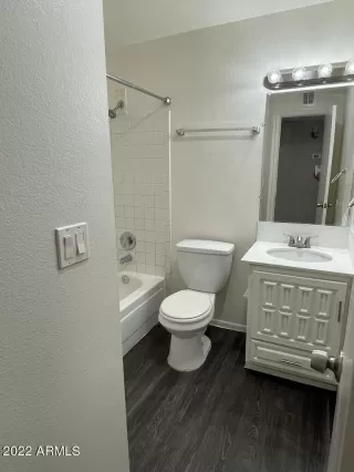 Photo #5: 6351682 Listing