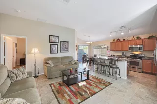 Photo #2: 6351817 Listing