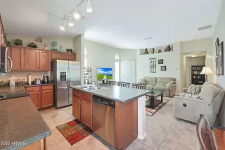 Photo #6: 6351817 Listing