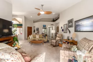 Photo #5: 6352205 Listing