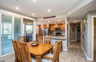 Photo #5: 6352256 Listing