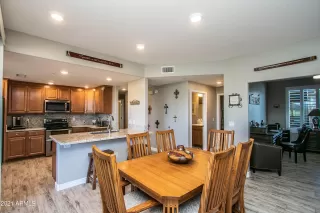 Photo #6: 6352256 Listing