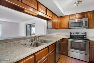 Photo #2: 6352275 Listing