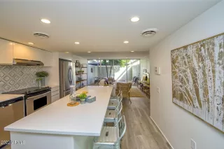 Photo #5: 6352312 Listing