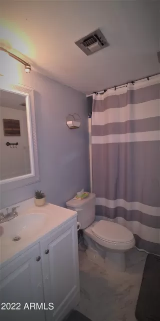 Photo #5: 6352840 Listing