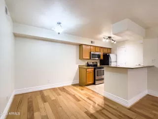 Photo #3: 6353536 Listing