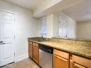 Photo #6: 6353536 Listing