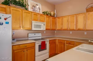 Photo #5: 6353735 Listing