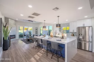 More Details about MLS # 6353754 : 3015 E COOLIDGE STREET#7