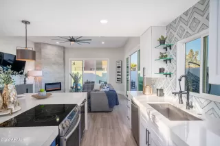 Photo #2: 6353754 Listing