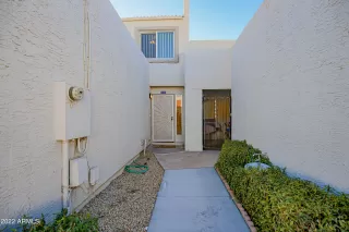 Photo #5: 6353861 Listing