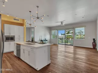 Photo #2: 6353989 Listing