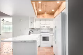 Photo #2: 6354379 Listing