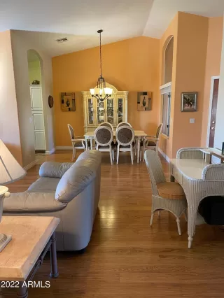 Photo #4: 6354577 Listing