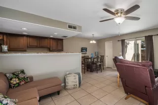 Photo #5: 6354716 Listing