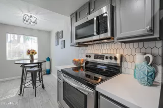 Photo #5: 6354847 Listing 