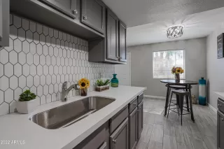 Photo #6: 6354847 Listing 